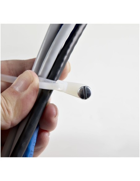 StarTech.com Bridas sujetacables de 20cm con perforación de montaje - 4 mm de ancho, para grupo de cables de 52 mm, soportan 22 